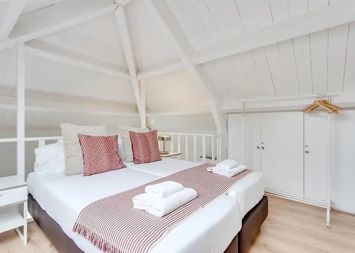 Tiara Downtown By Da'home