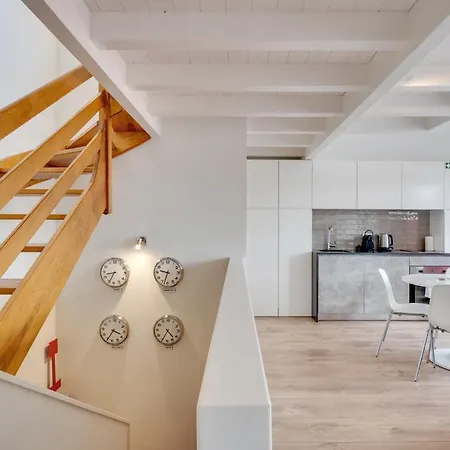 Tiara Downtown By Da'home Apartman
